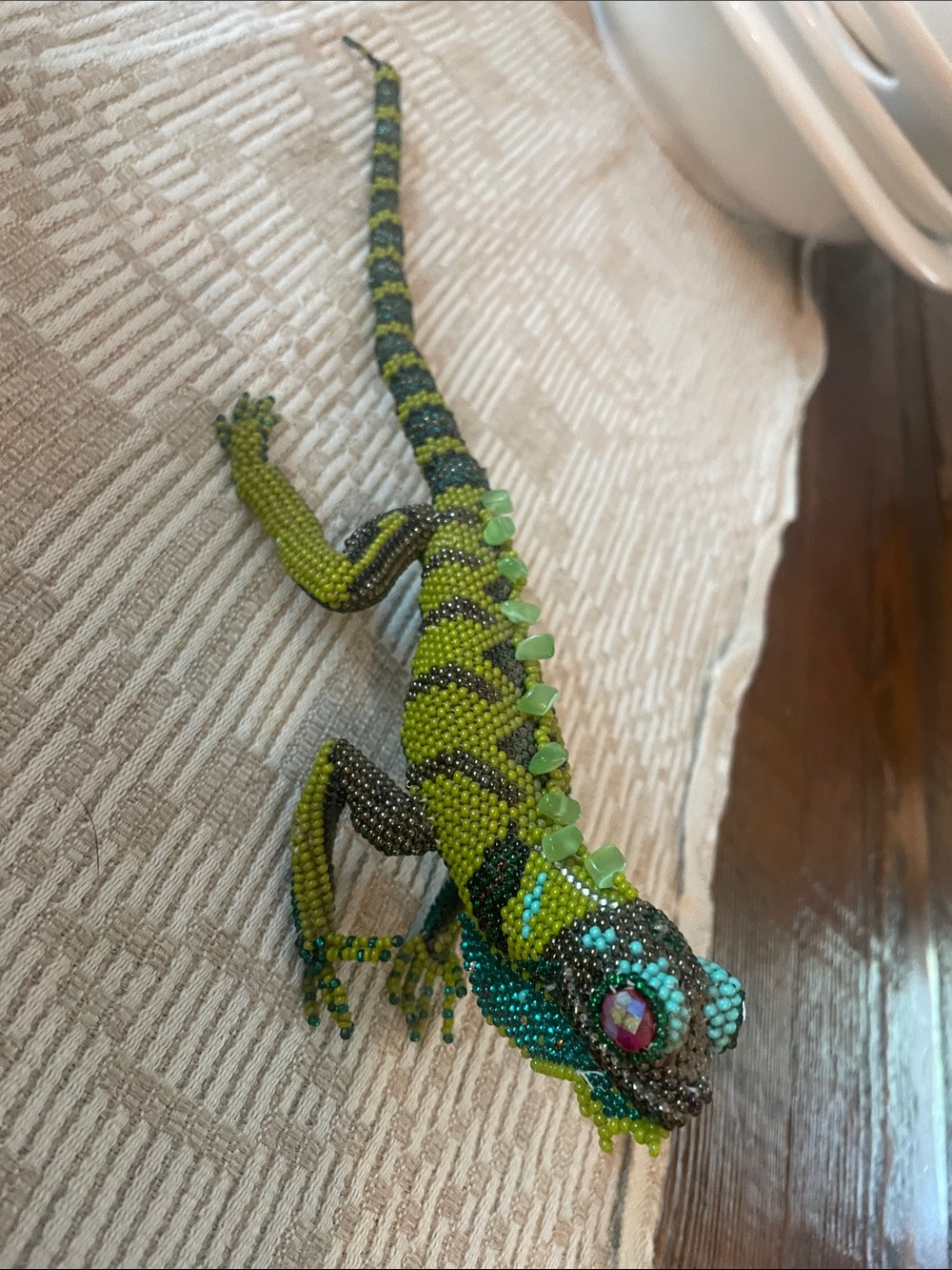 Beaded Green Lizard Figurine - Decorative Reptile Accent